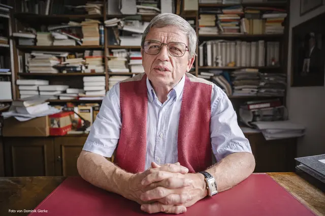 Hans Göttler ist bayernweit für seine Verdienste rund um den bayerischen Dialekt bekannt. | Foto: Dominik Gierke