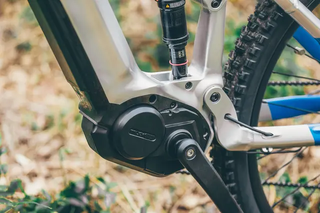 Derzeit unbekannte Täter drangen vermutlich am 08.07.2026 in den Keller eines Mehrparteienhauses ein, schlitzten die Reifen eines E-Bike auf und stahlen ein Mountainbike. (Symbolbild) | Foto: pexels/Motor TruckRun