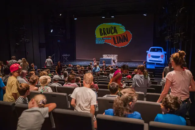 Am 30. Juni wurde das Kinder- und Jugendtheaterfestival BRUCKLINN feierlich eröffnet. | Foto: BRUCK LINN/Ferrarischule