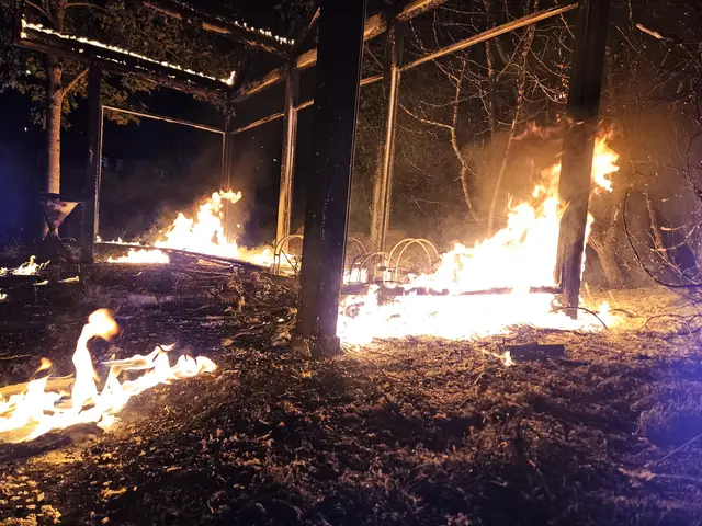 Der Brand des Akkus richtete erheblichen Sachschaden an. | Foto: Feuerwehr Reutte