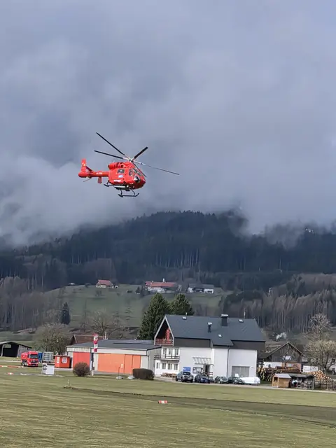 Dunkle Wolken über den unumstritten wichtigen Rettungshubschrauber Martin 3. | Foto: Raffelsberger