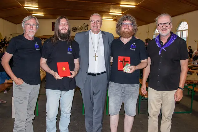Regisseur Manfred Waba, Jesus-Darsteller Andreas Schalling, Diözesanbischof   Ägidius J. Zsifkovics, Jesus-Darsteller Rupert Kugler und Spielleiter und Pfarrer Richard Geier bei der Abschlussfeier.