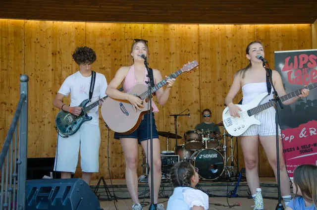 Jugendband Lips n Laces begeisterte mit bekannten Pop-Klängen