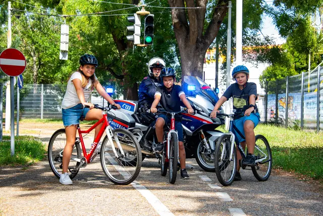 Interessierte lernen alles Wissenswerte rund ums Fahrrad beim Wienxtra Ferienspiel mit der Polizei am 18. Juli. | Foto: LPD Wien