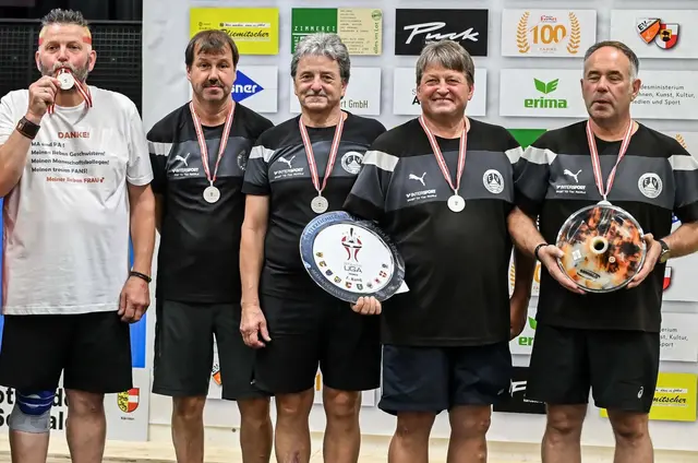 Können sich auch über Platz zwei freuen: Horst Stranig, Johann Reischenböck, Siegfried Stranig, Günther Stranig und Andreas Spendier (von links) | Foto: Herbert Pendl