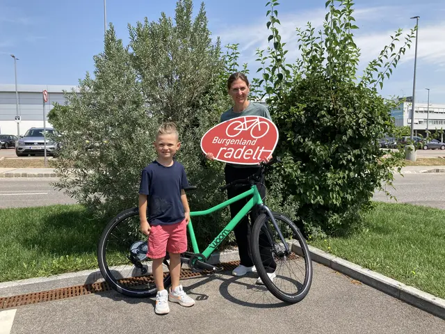 Hauptgewinner Mark Kaippel mit seinem neuen Woom Bike | Foto: Mobilitätszentrale Burgenland