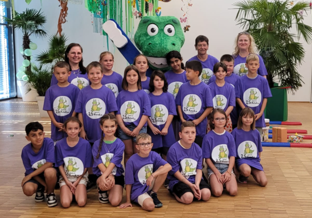 Die Kinder der 3c mit Klassenlehrerin Martina Piffl, Schulassistentin Carmen Bauer und Lehrerin Zuzana Ruthner. | Foto: VS Horn