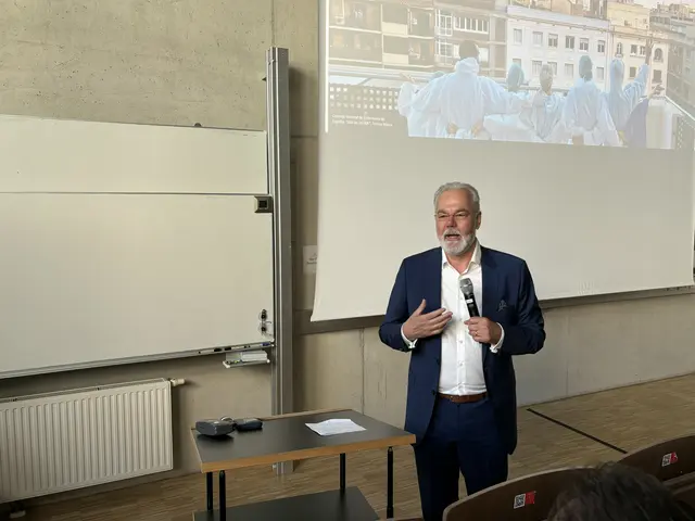 Jürgen Osterbrink, Vorstand Institut für Pflegewissenschaft und -praxis an der PMU  | Foto: Lisa Gold