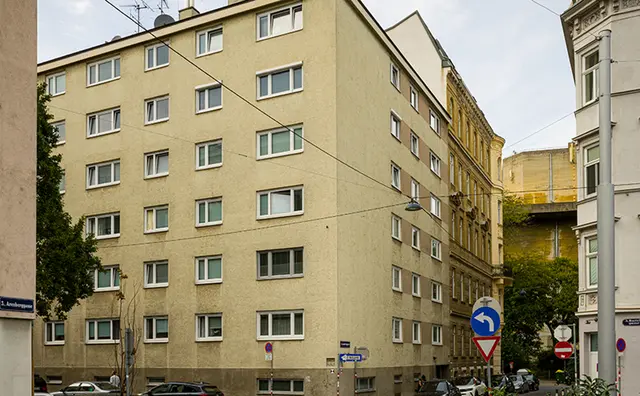 So sah das Haus vor der seriellen Sanierung aus.  | Foto: RENOWATE/Jakob Felsner