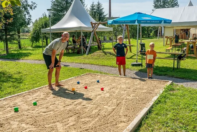 Der Begegnungspark in Mank bietet zahrleiche Möglichkeiten zur Freitzeitgestaltung: Auch eine Boccia-Bahn ist vorhanden. | Foto: Stadt Mank