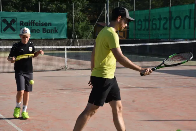 Der Tennis4Kids-Kindertenniskurs ist vor Kurzem gestartet und erfreut sich großer Beliebtheit. Insgesamt nehmen 28 Kinder teil.  | Foto: Zinterhof