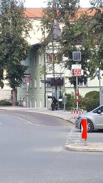 In der Reichenauer Straße befinden sich auch schulische Einrichtungen. Die IG Altpradl hofft auf eine positive Entscheidung des Landesverwaltungsgerichts beim Thema Geschwindigkeitskontrollen. | Foto: Schadler