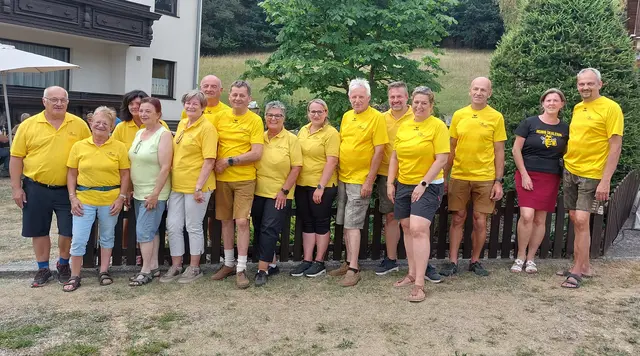 Der Imkerverein Lasberg freute sich beim Tag des offenen Bienenstocks über viele Besucher. | Foto: Imkerverein