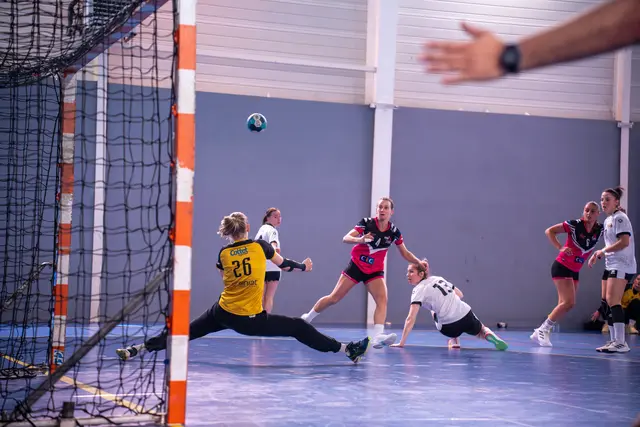 Wenn es nach dieser Spielzeit unentschieden steht kommt es zur Verlängerung von zwei mal fünf Minuten.  | Foto: pexels / Laura Rieusset