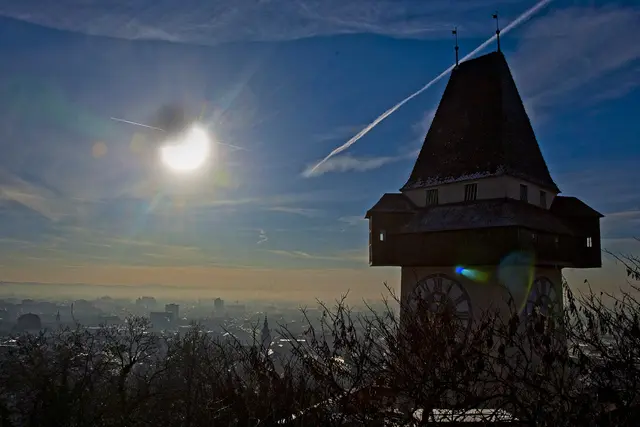 Partielle Sonnenfinsternis über Graz am 4. Jänner 2011. (Archivbild) | Foto: APA-Images / EXPA