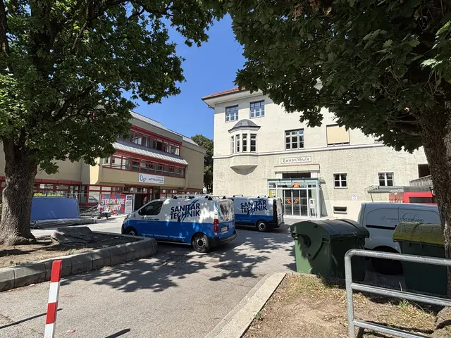Rund 1,5 Millionen Euro investiert die Stadt in die Modernisierung der Europamittelschule – unter anderem in neue Fachräume, Sanitäranlagen und eine thermische Sanierung. | Foto: Martina Obertimpfler 