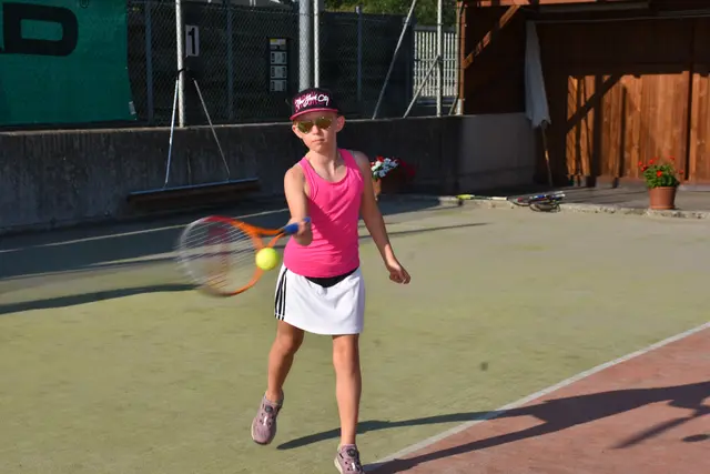 Der Tennis4Kids-Kindertenniskurs ist vor Kurzem gestartet und erfreut sich großer Beliebtheit. Insgesamt nehmen 28 Kinder teil.  | Foto: Zinterhof