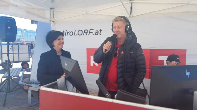 Markus Feichter konnte viele Gäste begrüßen und interviewen, etwa die Chefin der Tirol Werbung, Karin Sailer. | Foto: ORF Radio Tirol/Patricia Graeff