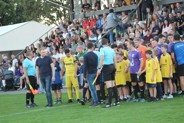 Das Lokalderby Union Mitterkirchen - Union Saxen zog vorige Saison viele Fußballfans an. Bild vom Herbst 2025. | Foto: MeinBezirk Perg/Köck