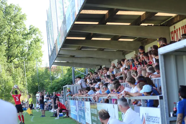 Volle Tribünen gabs beim Relegationsmatch Askö Perg/Union Windhaag - Union Baumgartenberg vor gut einem Jahr. Nun kommt es zum Wiedersehen der beiden Teams. | Foto: MeinBezirk Perg/Köck