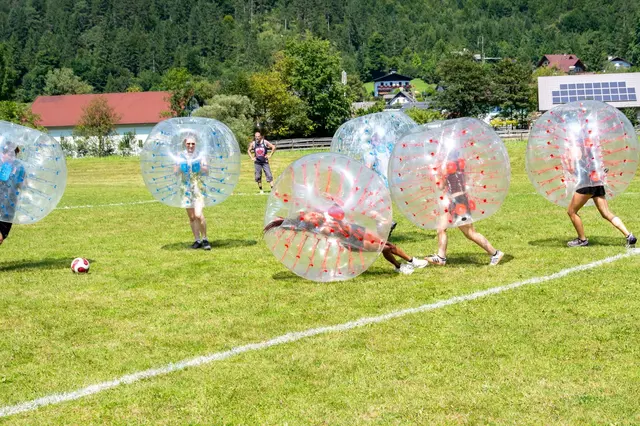 Fußball mal anders: Bubble-Soccer-Turnier in Obertraun. | Foto: Martin Bankhammer