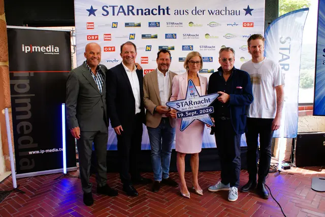 v.li.n.re: IP Media (Veranstalter)Gesellschafter Martin Ramusch, Donau NÖ Tourismus Bernhard Schröder, Landesdirektor ORF NÖ Alexander Hofer, ORF-Unterhaltungschef Martin Gastinger, Künstler Lucas Fendrich | Foto: em
