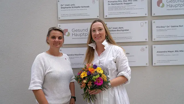 Bürgermeisterin Bettina Bauernhofer (l.) mit Stephanie Schöpfer-Schwab, Fachärztin für Urologie und Andrologie | Foto: Stadtgemeinde Weiz/Gütl