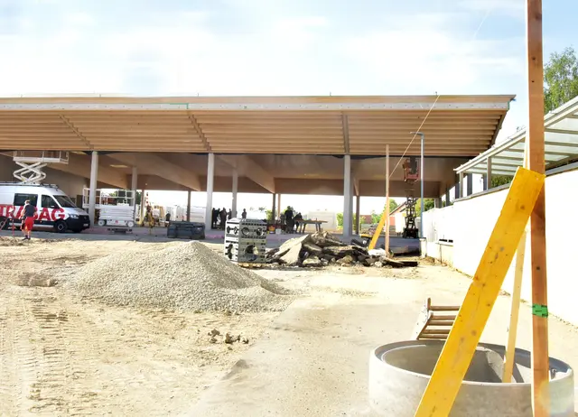 Der Neubau des SPAR-Nahversorgers schreitet zügig voran. | Foto: Herbert Schleich