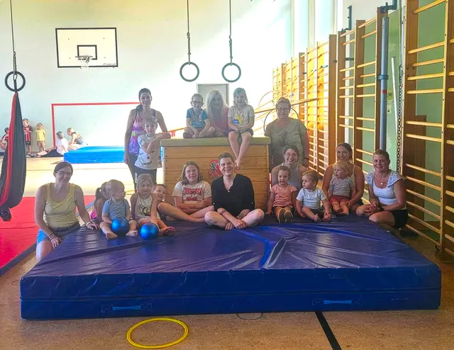 Die Volkshochschule Drosendorf-Zissersdorf bedankt sich bei allen Mitwirkenden und freut sich über das große Interesse an diesem Bewegungsangebot für Familien. | Foto: VHS Drosendorf-Zissersdorf