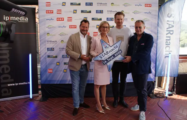 v.li.n.re.: ORF NÖ-Landesdirektor Alexander Hofer, Landeshauptfrau Johanna Mikl-Leitner, Künstler Lucas Fendrich, ORF-Unterhaltungschef Martin Gastinger | Foto: em