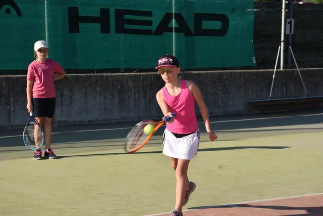 Der Tennis4Kids-Kindertenniskurs ist vor Kurzem gestartet und erfreut sich großer Beliebtheit. Insgesamt nehmen 28 Kinder teil.  | Foto: Zinterhof