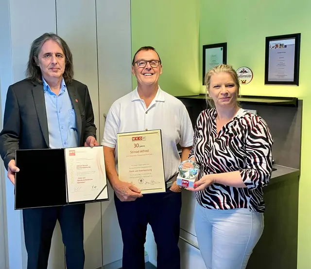 KommR Georg Schmuttermeier, Alfred Strnad und Martina Kerschbaumer, die Bezirksvorsitzende des SWV Baden. | Foto: SWV NÖ