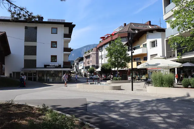 Der Radweg führt künftig durch die Innenstadt.  | Foto: Martina Obertimpfler 