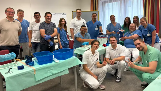 Vortragender Bernhard Groß, Thomas Vogl, Vortragender Martin Graf-Wimmer, OP-Assistent Andreas Waily, Aneta Volfova, Kevin Anthony Kalapos, OP-Assistent Jürgen Pollak, OP-Assistent Wolfgang Gratzl, Nicole Kober, Sandra Pollak, Anthony Pierre Kaufrinder, Tanja Widhalm, Mariia Kostiaeva, Anastasiia Muzychko, Kristian Kallay, Vadim Eliseev. | Foto: LK Gmünd