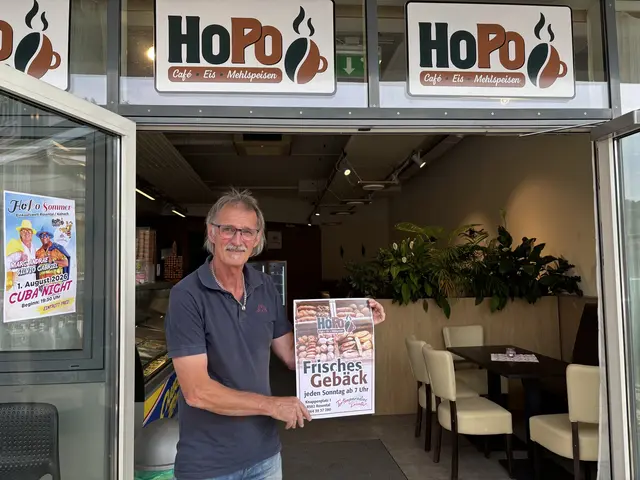 Karl Heinz Hojas bietet ab sofort sonntags frisches Gebäck an. | Foto: MeinBezirk/Harald Almer
