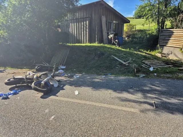 Der Bursch kam aufs Bankett, er wurde bei dem Unfall schwer verletzt. | Foto: FF Atzbach