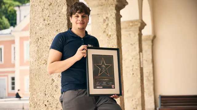 Reinigungstechniker Filip Mirkovic ist „Lehrling des Monats Juli 2026“. | Foto: WKS/Hechenberger