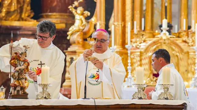 Diözesanbischof Wilhelm Krautwaschl zelebrierte den Gottesdienst. | Foto: LFV Steiermark