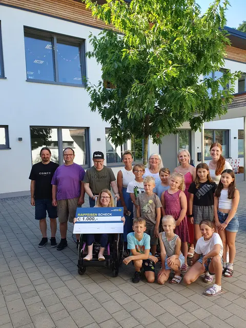 Die Volksschule Wernstein am Inn sammelte mit einem Spendenlauf 1.000 Euro für die Lebenshilfe Münzkirchen. | Foto: Lebenshilfe OÖ