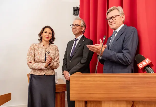 Am Mittwoch, 15. Juli 2026, wurde Christoph Brandstätter (ÖVP) neuer Vizebürgermeister der Stadt Salzburg. Die offizielle Angelobung erfolgte im Rahmen einer Gemeinderatssitzung in die Hand von Landeshauptfrau Karoline Edtstadler. | Foto: Stadt Salzburg/Wildbild