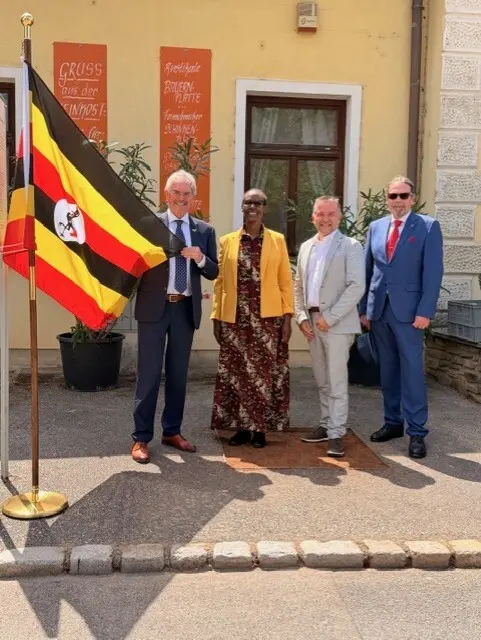 Vlnr: LTP Karl Wilfing, Botschafterin I.E. Dora Kutesa, Bgm. Markus Koller und Generalkonsul Alfred Chyba | Foto: LT-Direktion NÖ / Schultes