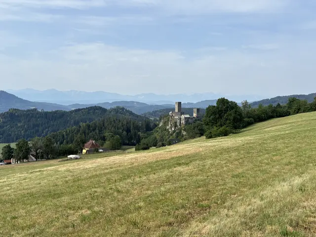 Diese Aussicht genießt Josef Zleptnig von seinem Bauernhaus. | Foto: MeinBezirk.at/Astrid Siebert