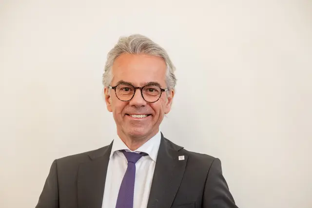 Am Mittwoch, 15. Juli 2026, wurde Christoph Brandstätter (ÖVP) neuer Vizebürgermeister der Stadt Salzburg. Die offizielle Angelobung erfolgte im Rahmen einer Gemeinderatssitzung in die Hand von Landeshauptfrau Karoline Edtstadler. | Foto: Stadt Salzburg/Wildbild