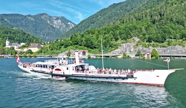 Immer wieder ein Thema für die Linienschifffahrt ist das Badeverbot im Bereich der Schiffsanlegestellen. Insbesondere mit dem Dampfschiff Gisela sind schnelle Manöver nicht möglich und kann es schnell gefährlich werden. | Foto: Hörmandinger