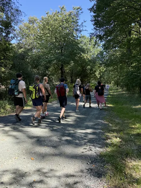 Entlang der rund 16 Kilometer langen Wanderstrecke erwarten Besucher regionale Schmankerl, Weine, Musik und ein abwechslungsreiches Familienprogramm | Foto: Nicole Schuh