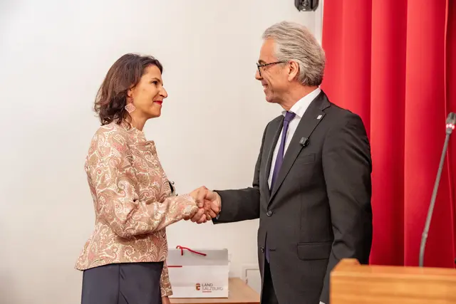 Am Mittwoch, 15. Juli 2026, wurde Christoph Brandstätter (ÖVP) neuer Vizebürgermeister der Stadt Salzburg. Die offizielle Angelobung erfolgte im Rahmen einer Gemeinderatssitzung in die Hand von Landeshauptfrau Karoline Edtstadler. | Foto: Stadt Salzburg/Wildbild