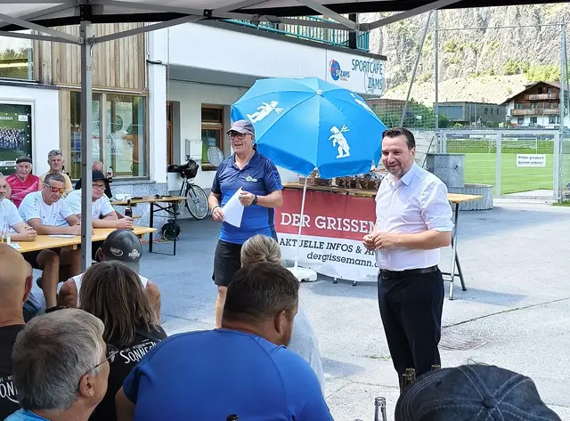 Zammer Lochputzturnier - Begrüßung BGM. Im Bild mit Obmann des SV Zams Stocksport Andreas Lenhart. 
 | Foto: SV Zams Stocksport 