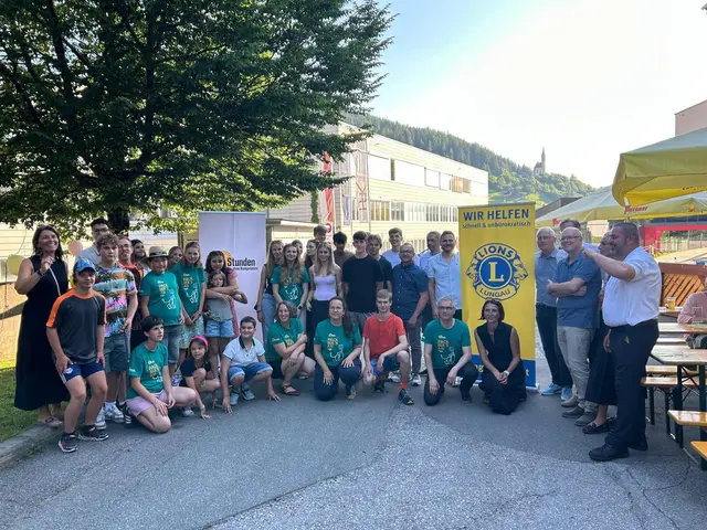 Die Schülerinnen und Schüler der Sonderschule Tamsweg und des Bundesgymnasium Tamsweg bei der Präsentation des Kochbuches. | Foto: Sonderschule Tamsweg