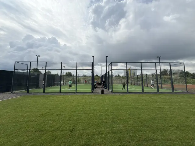 Die Trendsportart Padel kann in Ried in zwei modernen Courts gespielt werden. | Foto: Padelbase