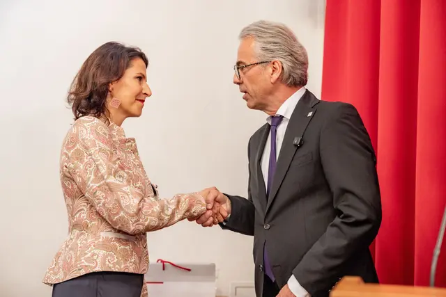 Am Mittwoch, 15. Juli 2026, wurde Christoph Brandstätter (ÖVP) neuer Vizebürgermeister der Stadt Salzburg. Die offizielle Angelobung erfolgte im Rahmen einer Gemeinderatssitzung in die Hand von Landeshauptfrau Karoline Edtstadler. | Foto: Stadt Salzburg/Wildbild